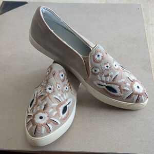 ANTHROPOLOGIE l Women's Slip On Shoes l Size 8.5